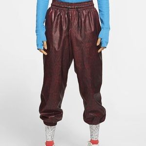 Nike Women’s woven pants